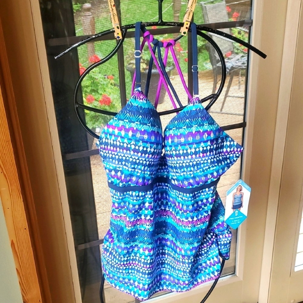 Free Country Blue and Purple Sz. L Swimtop NWT‎